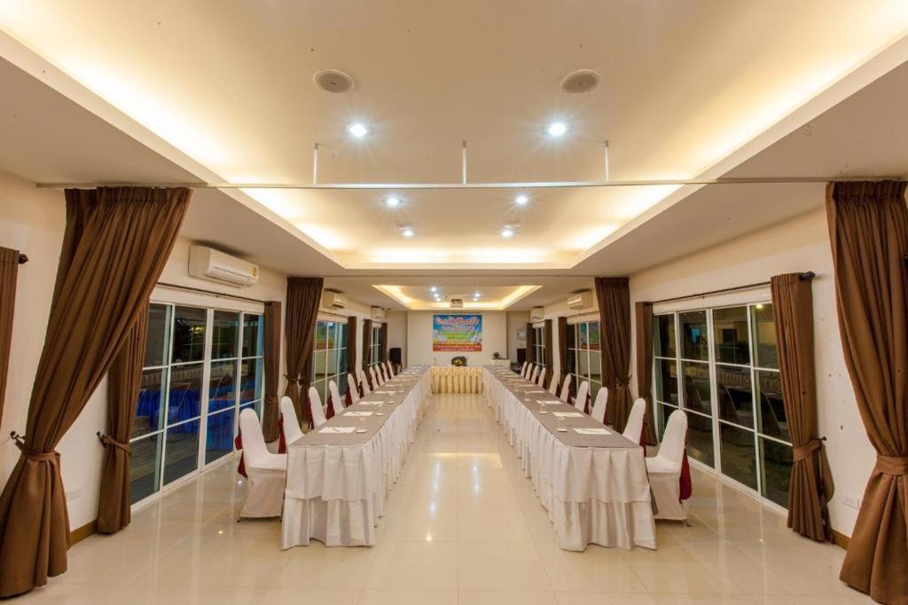 Varee Valley Resort And Restaurant Хон Каен Экстерьер фото